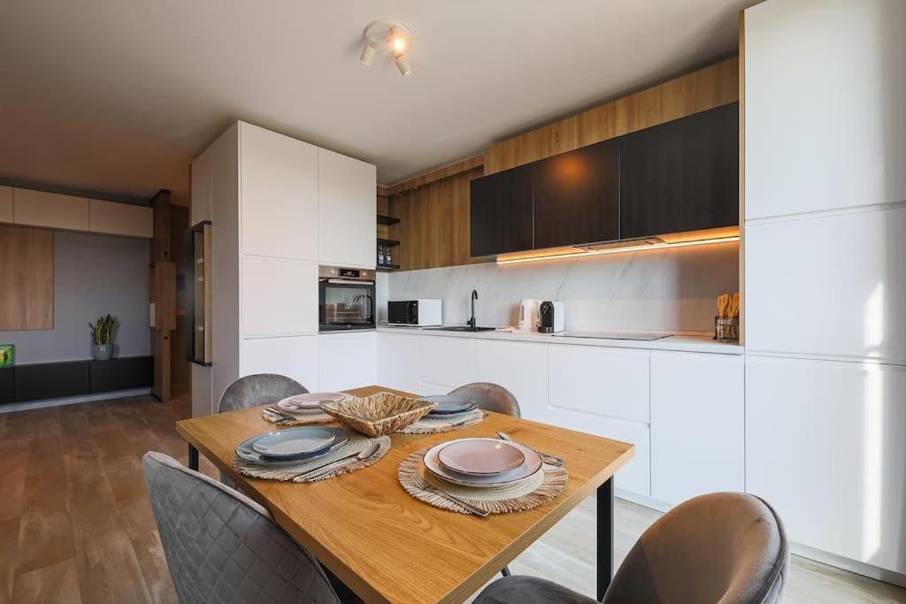 Luxury Apt. Near River & Parking Timisoara Exterior photo